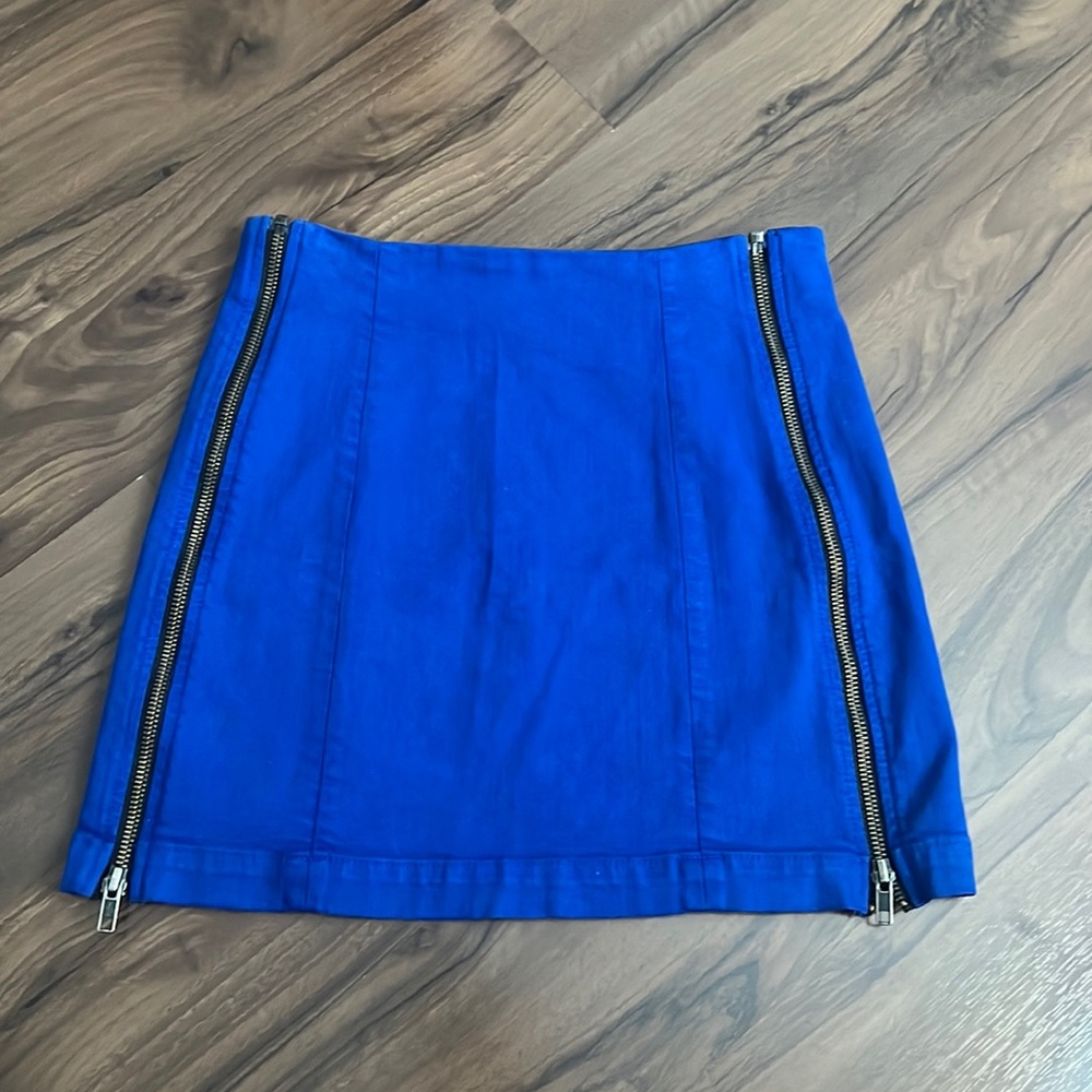 Blue denim skirt with zippers